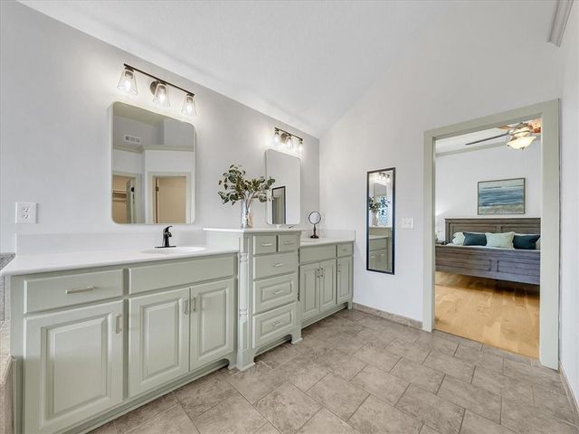 24165 W 112th Place, Olathe, KS 66061