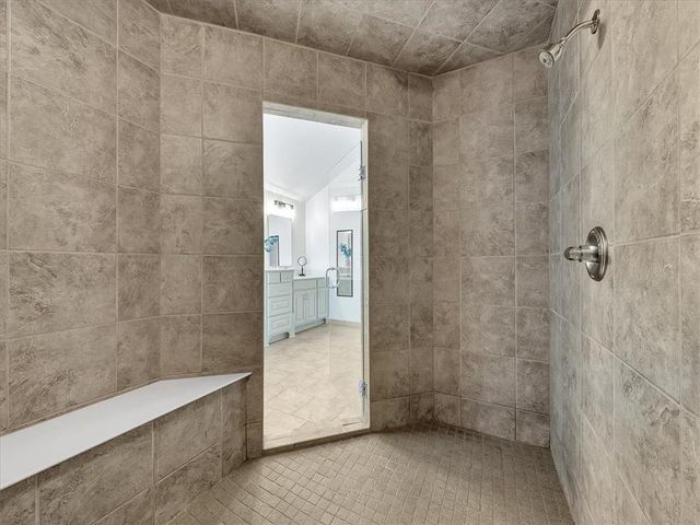 24165 W 112th Place, Olathe, KS 66061