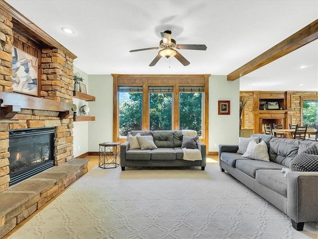 24165 W 112th Place, Olathe, KS 66061