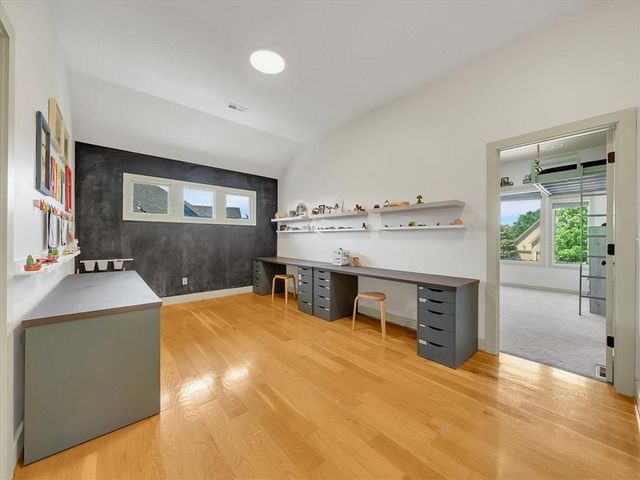 24165 W 112th Place, Olathe, KS 66061