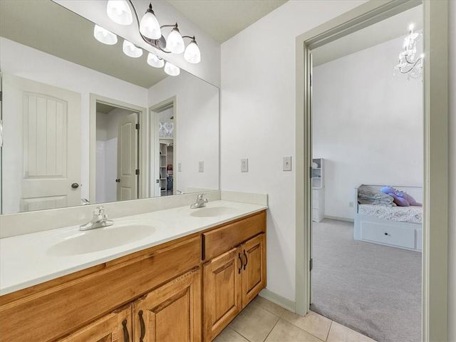 24165 W 112th Place, Olathe, KS 66061