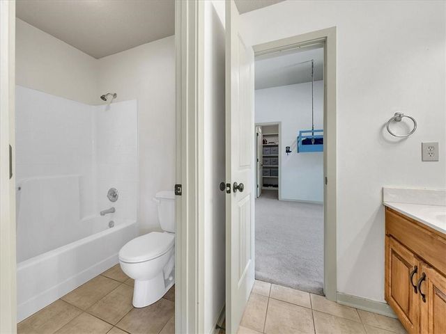 24165 W 112th Place, Olathe, KS 66061