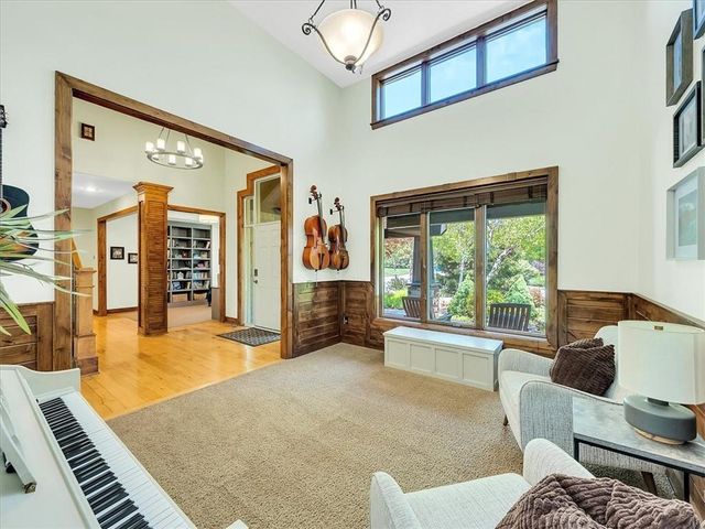 24165 W 112th Place, Olathe, KS 66061