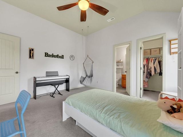24165 W 112th Place, Olathe, KS 66061