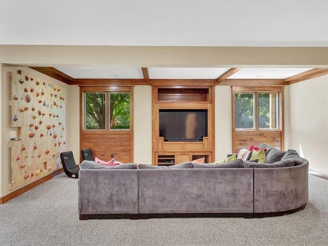 24165 W 112th Place, Olathe, KS 66061