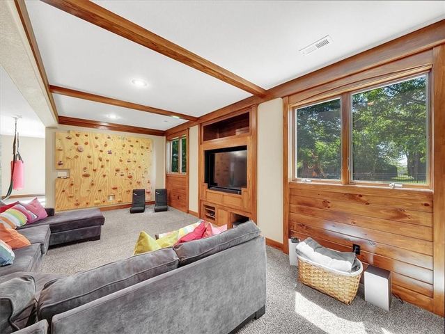 24165 W 112th Place, Olathe, KS 66061
