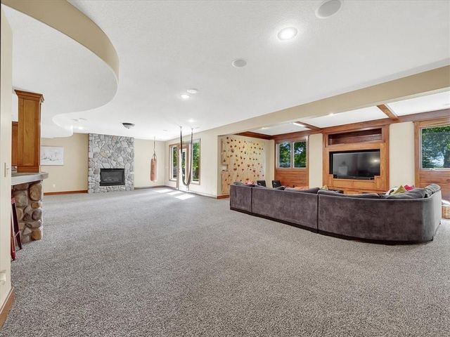 24165 W 112th Place, Olathe, KS 66061