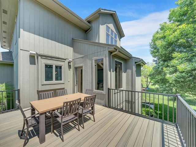 24165 W 112th Place, Olathe, KS 66061