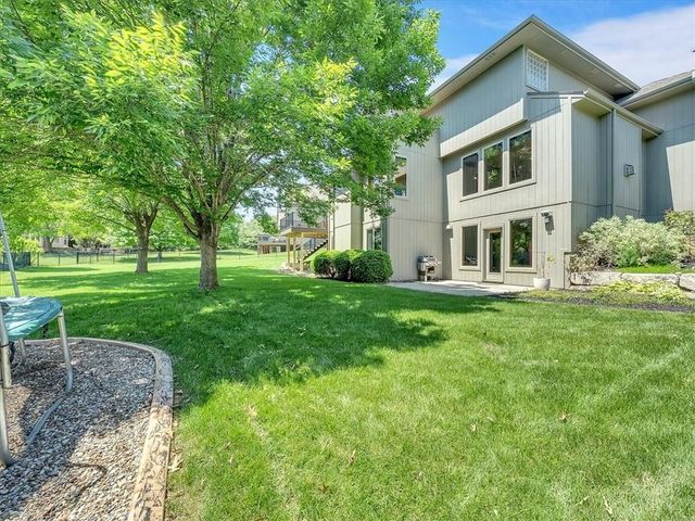 24165 W 112th Place, Olathe, KS 66061