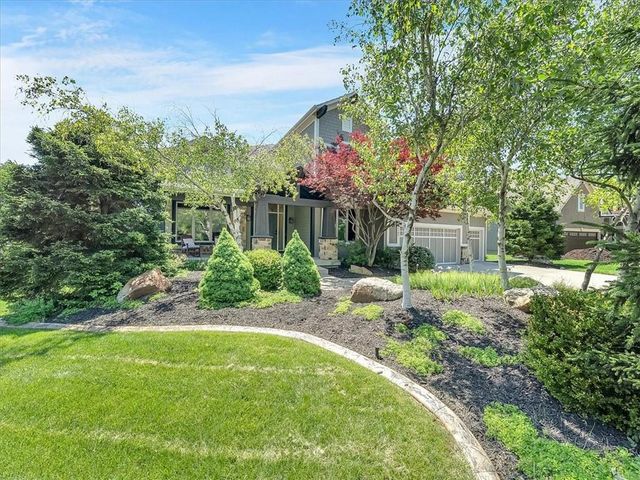 24165 W 112th Place, Olathe, KS 66061