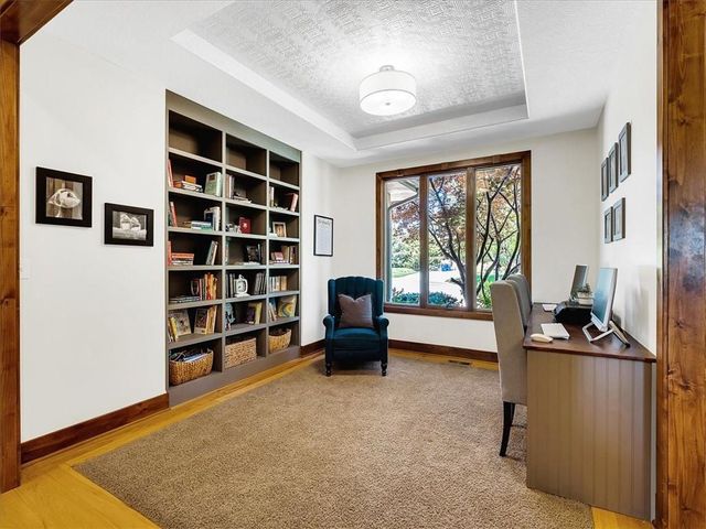 24165 W 112th Place, Olathe, KS 66061