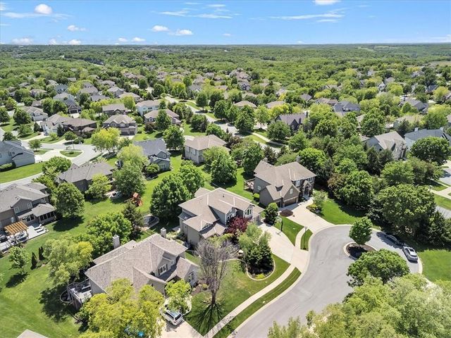24165 W 112th Place, Olathe, KS 66061