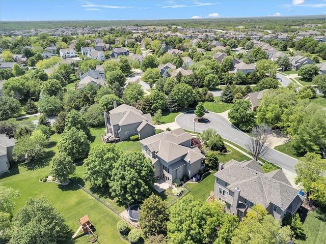 24165 W 112th Place, Olathe, KS 66061