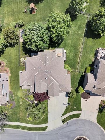 24165 W 112th Place, Olathe, KS 66061