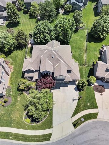 24165 W 112th Place, Olathe, KS 66061