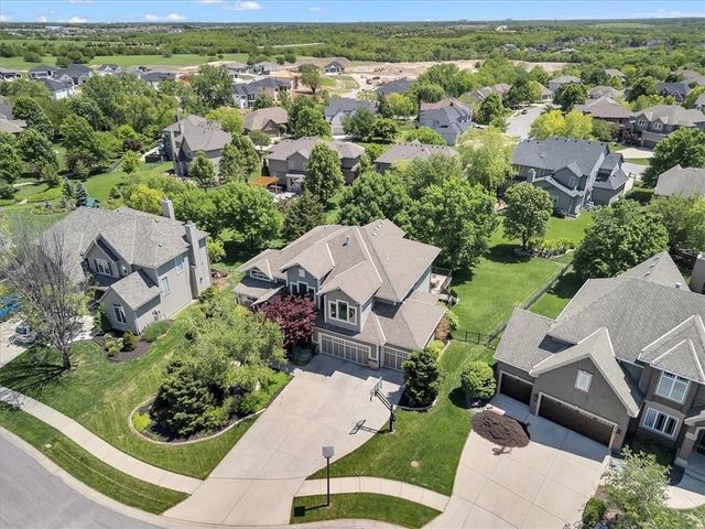 24165 W 112th Place, Olathe, KS 66061
