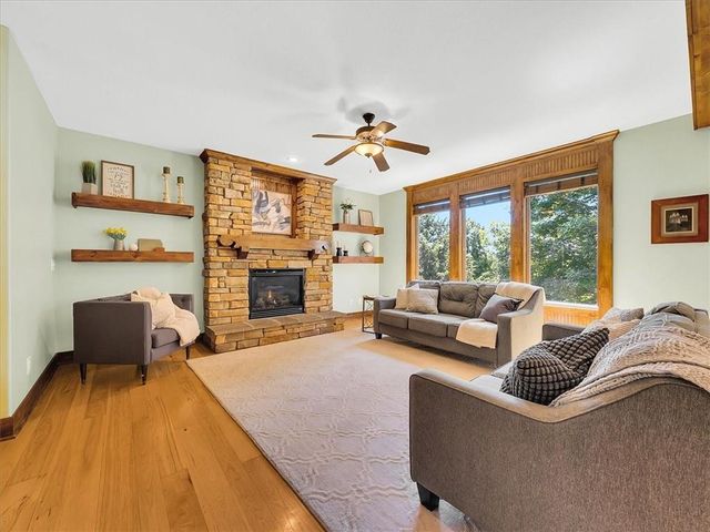 24165 W 112th Place, Olathe, KS 66061