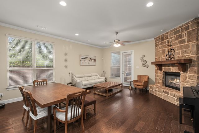401 Middleton Drive, Roanoke, TX 76262
