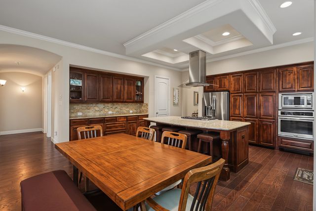 401 Middleton Drive, Roanoke, TX 76262