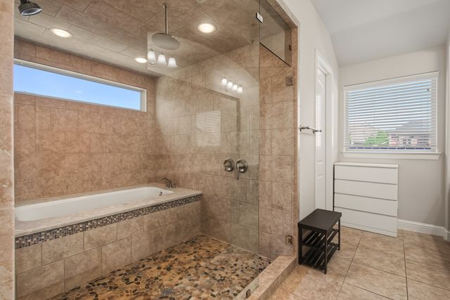 401 Middleton Drive, Roanoke, TX 76262
