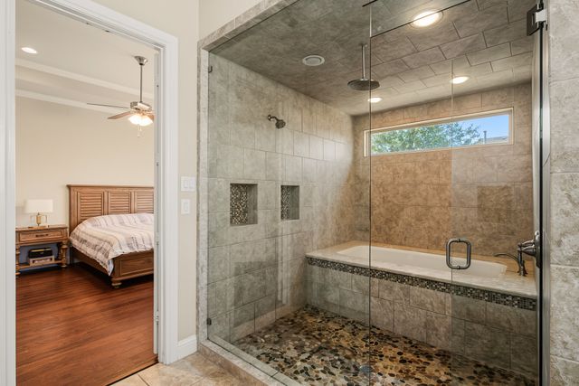 401 Middleton Drive, Roanoke, TX 76262