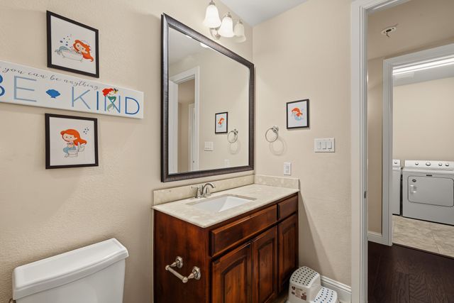 401 Middleton Drive, Roanoke, TX 76262