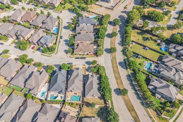401 Middleton Drive, Roanoke, TX 76262