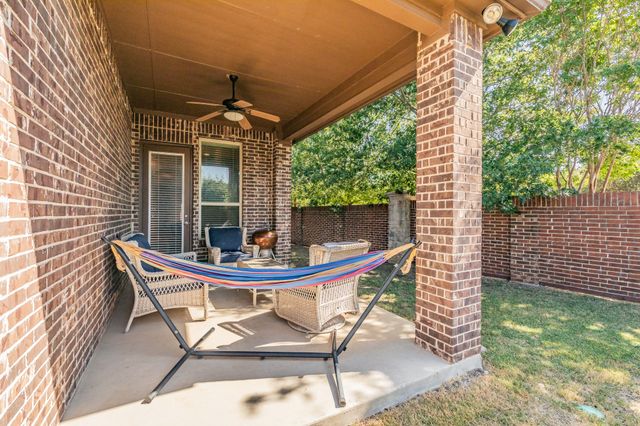 401 Middleton Drive, Roanoke, TX 76262