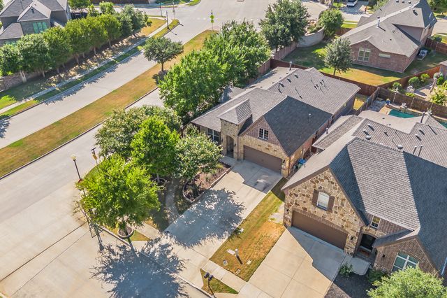 401 Middleton Drive, Roanoke, TX 76262