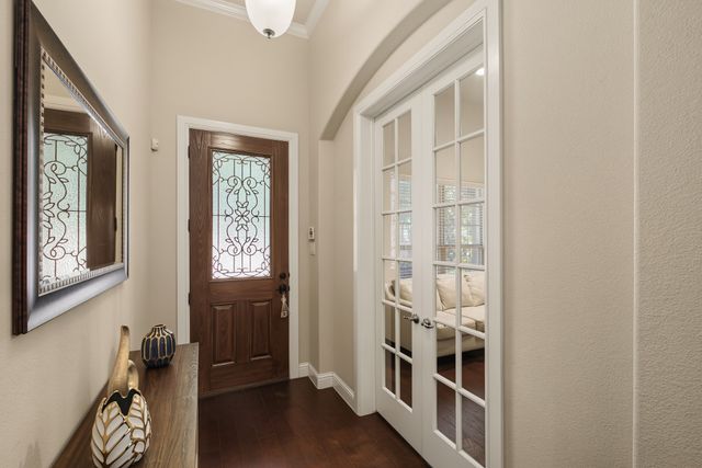 401 Middleton Drive, Roanoke, TX 76262