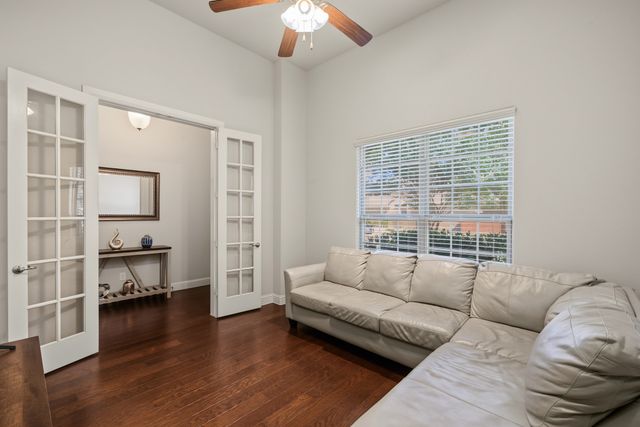 401 Middleton Drive, Roanoke, TX 76262