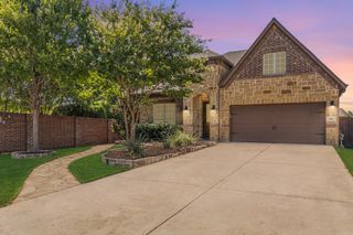 401 Middleton Drive, Roanoke, TX 76262