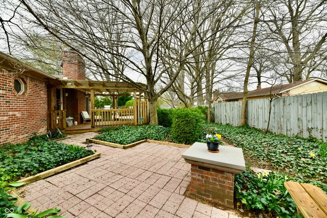 8518 Lockwood Place, Indianapolis, IN 46217