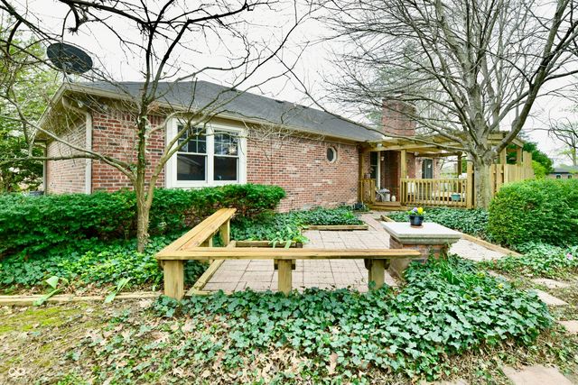 8518 Lockwood Place, Indianapolis, IN 46217