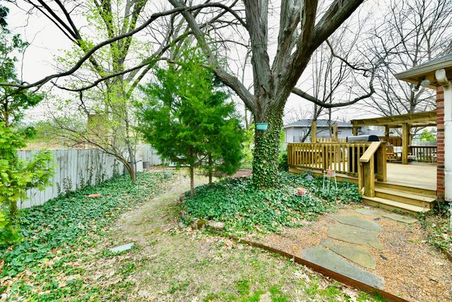 8518 Lockwood Place, Indianapolis, IN 46217