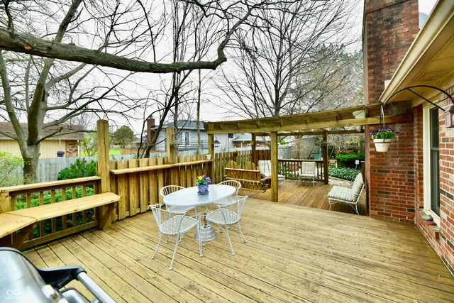 8518 Lockwood Place, Indianapolis, IN 46217