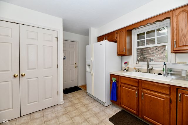 8518 Lockwood Place, Indianapolis, IN 46217