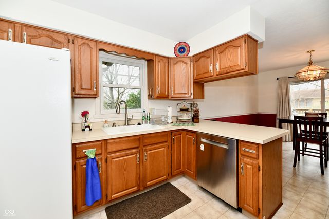 8518 Lockwood Place, Indianapolis, IN 46217