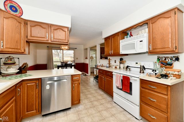 8518 Lockwood Place, Indianapolis, IN 46217