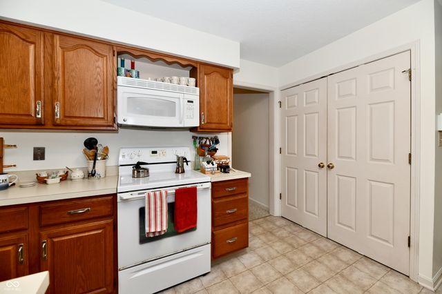 8518 Lockwood Place, Indianapolis, IN 46217