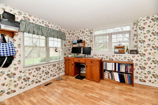 8518 Lockwood Place, Indianapolis, IN 46217