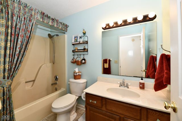 8518 Lockwood Place, Indianapolis, IN 46217