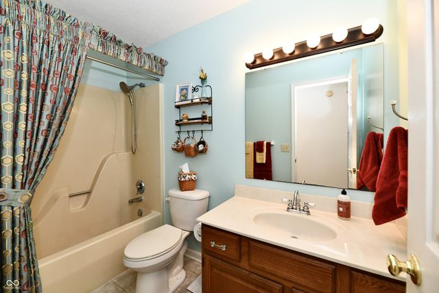 8518 Lockwood Place, Indianapolis, IN 46217