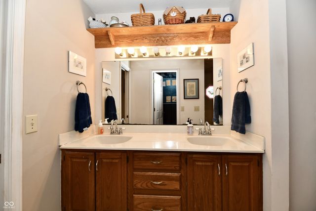 8518 Lockwood Place, Indianapolis, IN 46217