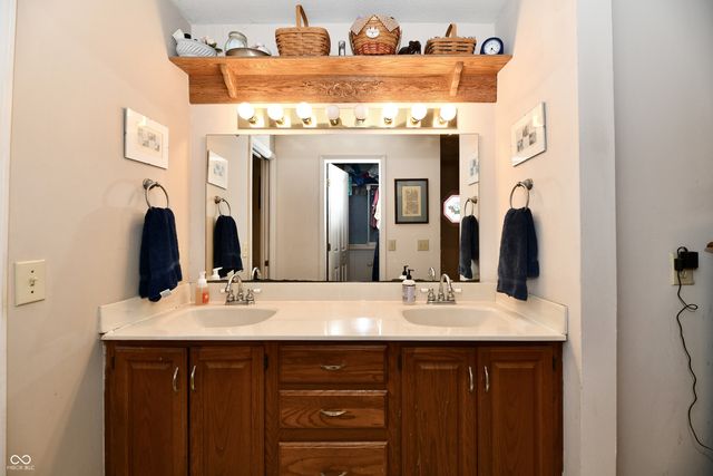 8518 Lockwood Place, Indianapolis, IN 46217