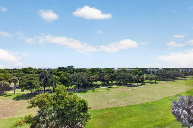 575 Oaks Lane 709, Pompano Beach, FL 33069