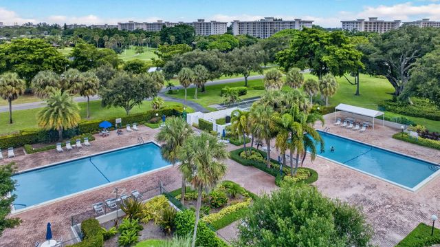 575 Oaks Lane 709, Pompano Beach, FL 33069