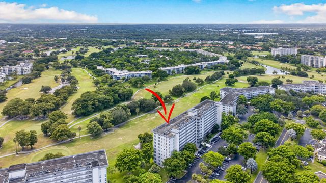 575 Oaks Lane 709, Pompano Beach, FL 33069