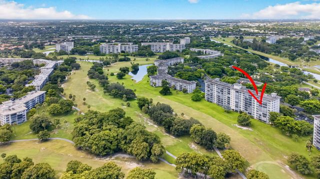 575 Oaks Lane 709, Pompano Beach, FL 33069
