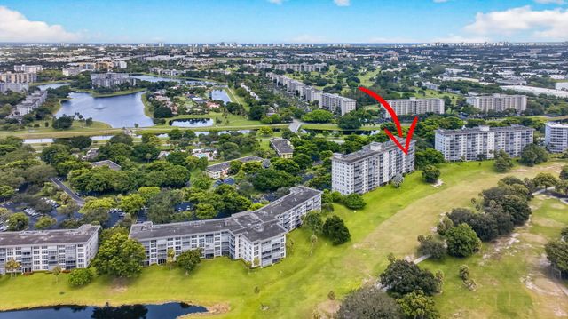575 Oaks Lane 709, Pompano Beach, FL 33069